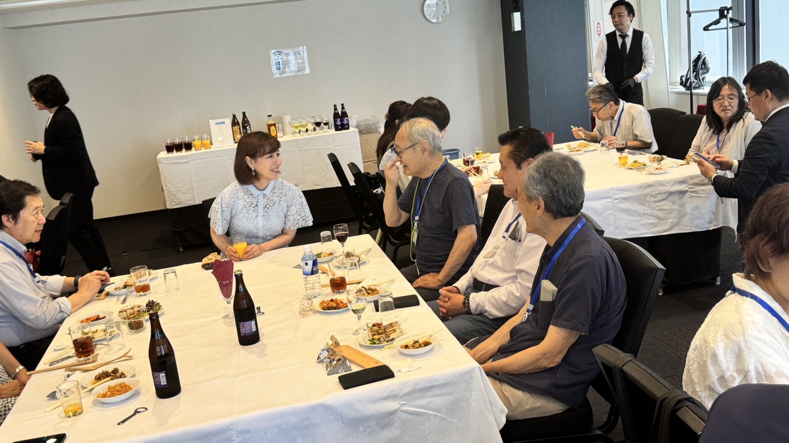 懇親会の様子